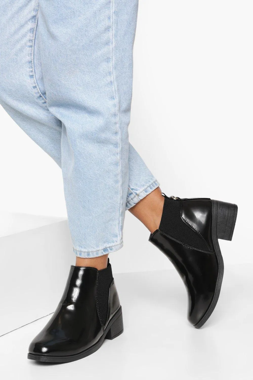 Back Detail Chelsea Boots