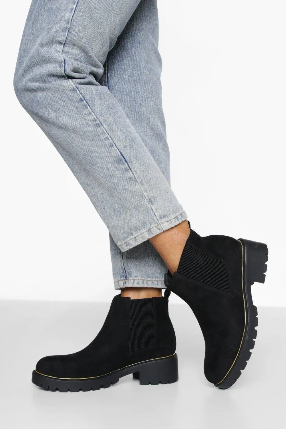 Rand Detail Chelsea Boots