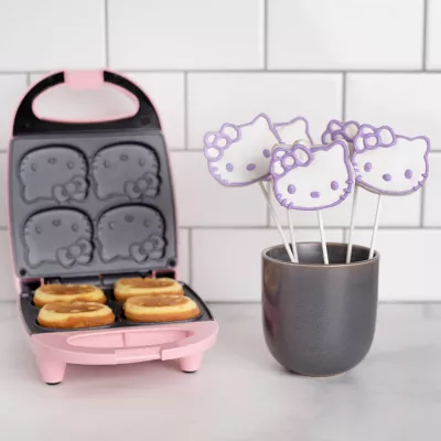 Uncanny Brands Hello Kitty Cake Pop Maker- Makes 4 Hello Kitty Cake Pops